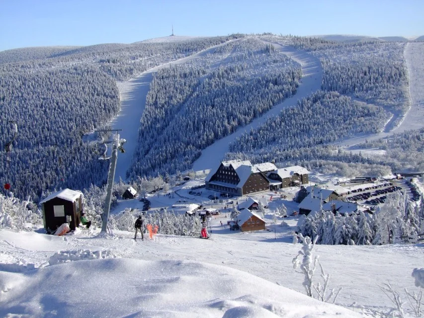Ski areál - červenohorské sedlo - sjezdovka z dálky